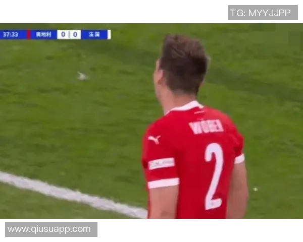 姆巴佩突入禁区遭对方侵犯却未获裁判判罚引发争议 姆巴佩突入禁区遭对方侵犯却未获裁判判罚引发争议