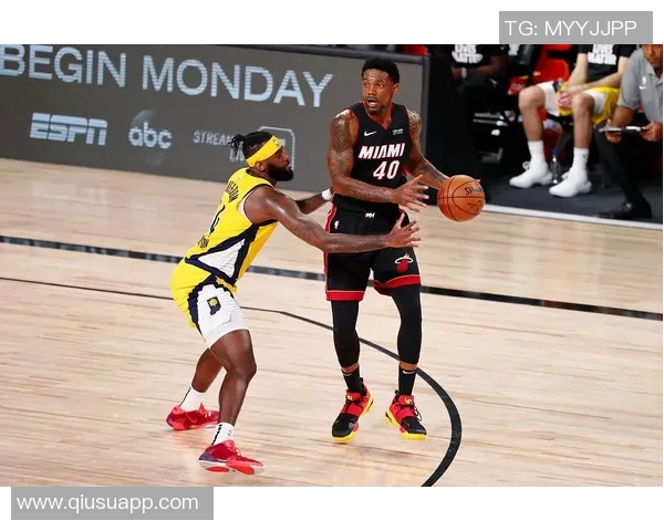 警察拦停步行者卡姆琼斯未停车逃逸引发追逐最终被捕 警察拦停步行者卡姆琼斯未停车逃逸引发追逐最终被捕