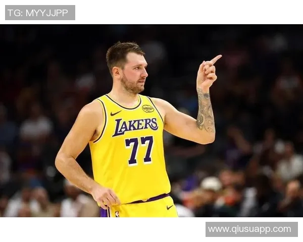 东契奇对老人的恶搞引争议LBJ诈伤背后真相揭秘湖人险被翻盘的传奇故事 东契奇对老人的恶搞引争议LBJ诈伤背后真相揭秘湖人险被翻盘的传奇故事