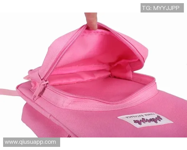 杨瀚森的粉色小书包背后故事：时尚与个性的完美结合