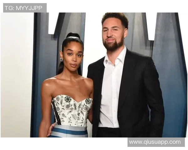 克莱分享甜蜜瞬间女友意外现身让生活更加美好与珍贵